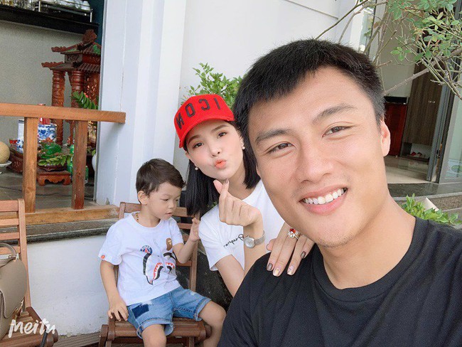 Mạc Hồng Quân thông báo vợ mang bầu lần 2 bằng bức ảnh hôn bụng Kỳ Hân cực tình cảm khiến ai cũng ngưỡng mộ - Ảnh 2. Mạc Hồng Quân thông báo vợ mang bầu lần 2 bằng bức ảnh hôn bụng Kỳ Hân cực tình cảm khiến ai cũng ngưỡng mộ - Ảnh 2.