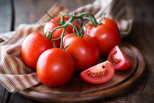Tỏi, cà chua, bông cải xanh là những thực phẩm tốt cho sức khỏe, nhưng nếu chế biến và ăn sai cách thế này thì chẳng còn dinh dưỡng nữa - Ảnh 3.