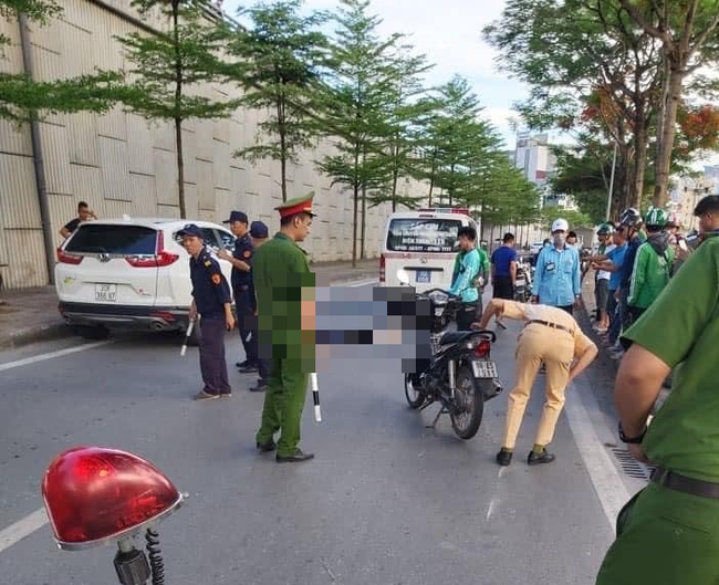 Hà Nội: Một nữ sinh đang tham gia giao thông tự ngã xuống đường tử vong - Ảnh 3.