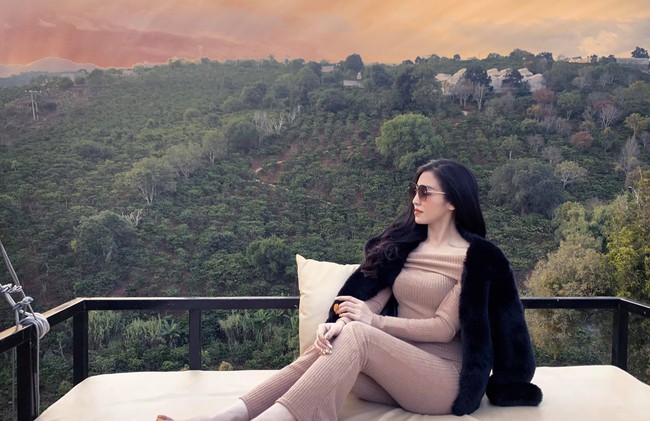 Cuộc sống sang chảnh, nhan sắc thay đổi chóng mặt của hot girl bánh tráng trộn sau 7 năm khiến nhiều người ngỡ ngàng - Ảnh 10. Cuộc sống sang chảnh, nhan sắc thay đổi chóng mặt của hot girl bánh tráng trộn sau 7 năm khiến nhiều người ngỡ ngàng - Ảnh 10.