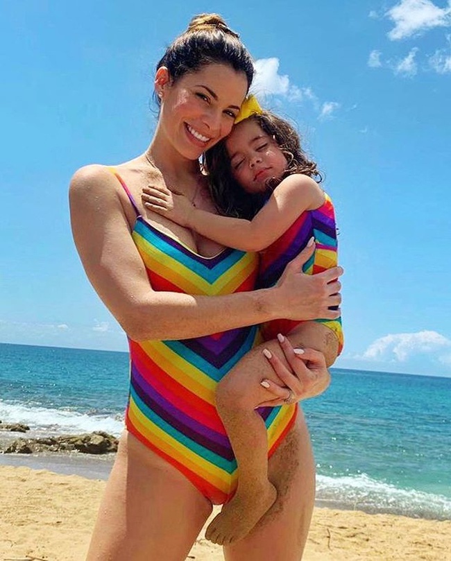 Tan chảy trước hình ảnh mặc đồ đôi với con của các &quot;celeb mom&quot; nổi tiếng - Ảnh 11.