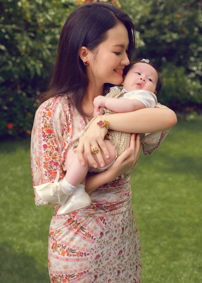 Nữ diễn viên "Chuyện của Pao" Hải Yến sinh liền 3 nhóc tỳ trong 5 năm ở ẩn, cuộc sống tất bật khiến mẹ bỉm sữa nào cũng đồng cảm - Ảnh 3. Nữ diễn viên "Chuyện của Pao" Hải Yến sinh liền 3 nhóc tỳ trong 5 năm ở ẩn, cuộc sống tất bật khiến mẹ bỉm sữa nào cũng đồng cảm - Ảnh 3.