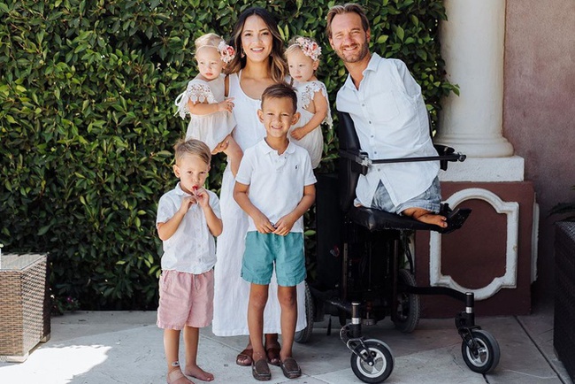 Cuộc sống hiện tại của người không tay không chân Nick Vujicic từng gây bão khi đến Việt Nam khiến nhiều người ngỡ ngàng - Ảnh 5.