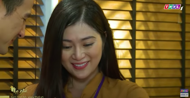 "Mẹ ghẻ": Lương Thế Thành nắm tay rồi hôn môi Thúy Diễm - Ảnh 10. "Mẹ ghẻ": Lương Thế Thành nắm tay rồi hôn môi Thúy Diễm - Ảnh 10.