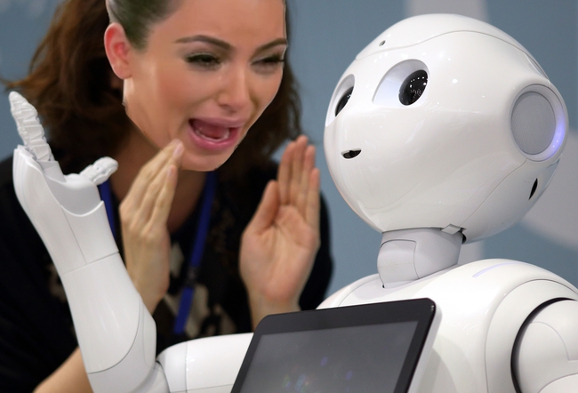 Bất ngờ với top 10 ngành nghề mà người Nhật nghĩ rằng robot sẽ làm tốt hơn con người: Toàn nghề hot thu nhập cao! - Ảnh 3.