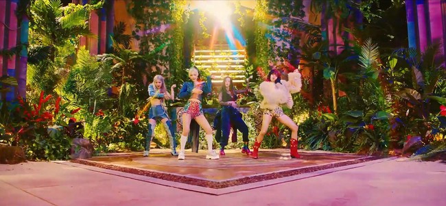 Nóng bỏng tay: BLACKPINK chính thức trở lại với MV How You Like That, vừa ra mắt đã mang về hàng loạt kỷ lục - Ảnh 3.