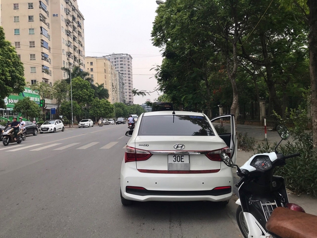 Tài xế taxi chẳng nhàn như người ta nghĩ: Ăn nghỉ vạ vật dưới trời nắng nóng khiến nhiều người bị shock nhiệt, ảnh hưởng đến sức khỏe mà thu nhập chẳng đáng là bao - Ảnh 5.