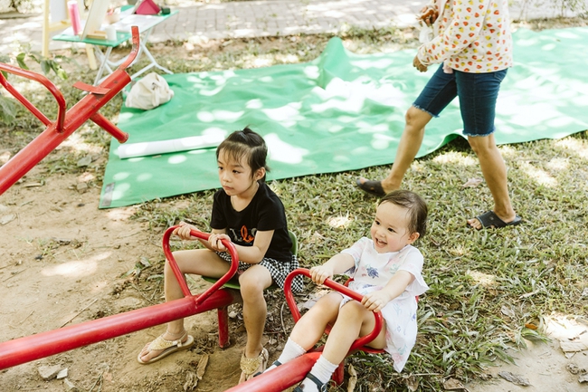 Con gái lai Tây của Lan Phương &quot;ghi điểm&quot; khi làm việc ý nghĩa này cùng mẹ - Ảnh 5.