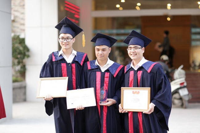 Từ 1/7, sinh viên tốt nghiệp loại xuất sắc có thể được xét tuyển vào viên chức - Ảnh 1.