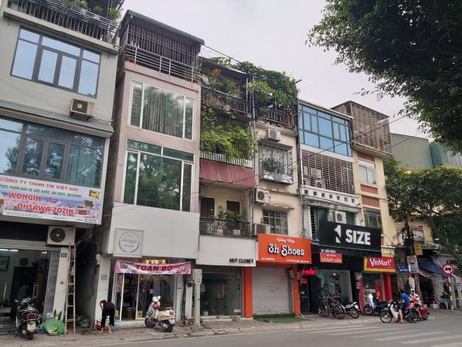 NÓNG: Công an Hà Nội vừa vây bắt kẻ dùng búa đánh nữ chủ quán cà phê ở Bình Thuận  - Ảnh 3.