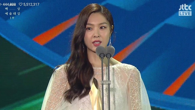 Kết quả Baeksang Arts Awards 2020: &quot;Điên nữ&quot; Kim Da Mi vượt mặt &quot;Tiểu tam&quot; Han So Hee, bật khóc nức nở khi giành giải - Ảnh 3.