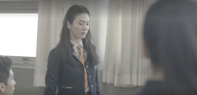 Nhìn lại những lần Song Hye Kyo mặc đồng phục, giản dị từ tóc tai đến makeup để thấy thế nào là nhan sắc đi vào huyền thoại - Ảnh 6.