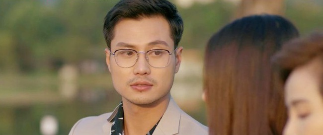 Tình yêu và tham vọng: Sau màn ôm eo bồng bế, Minh - Linh càng lộ rõ chuyện yêu nhau, liên tục nhìn trộm đối phương - Ảnh 8. Tình yêu và tham vọng: Sau màn ôm eo bồng bế, Minh - Linh càng lộ rõ chuyện yêu nhau, liên tục nhìn trộm đối phương - Ảnh 8.