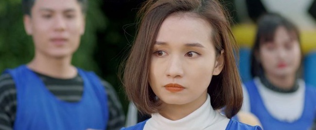 Tình yêu và tham vọng: Sau màn ôm eo bồng bế, Minh - Linh càng lộ rõ chuyện yêu nhau, liên tục nhìn trộm đối phương - Ảnh 5. Tình yêu và tham vọng: Sau màn ôm eo bồng bế, Minh - Linh càng lộ rõ chuyện yêu nhau, liên tục nhìn trộm đối phương - Ảnh 5.