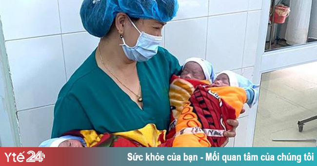 Mổ lấy thai kịp thời cho sản phụ trẻ tuổi mang tam thai cùng trứng - Ảnh 1. Mổ lấy thai kịp thời cho sản phụ trẻ tuổi mang tam thai cùng trứng - Ảnh 1.