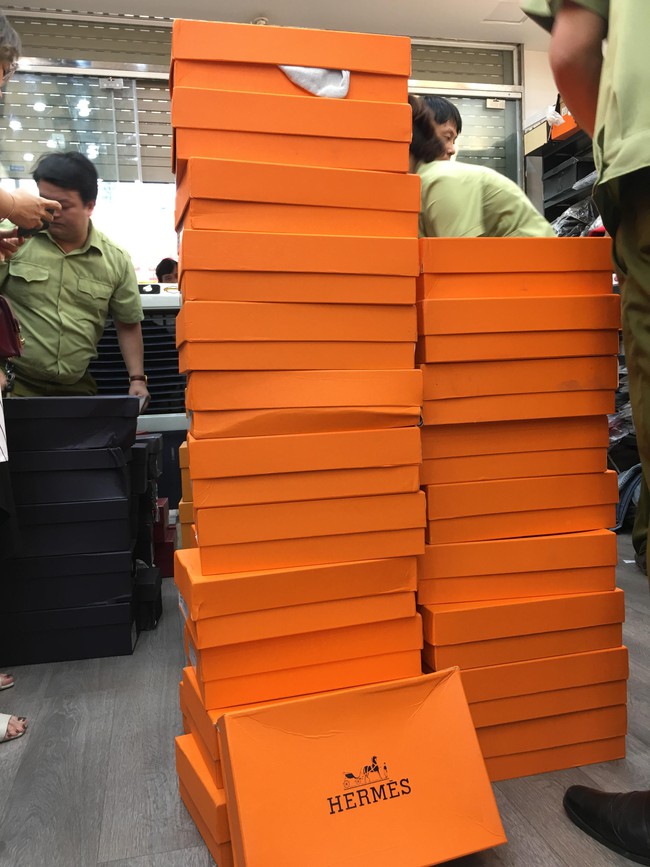 Bắc Ninh: Thu giữ hàng chục nghìn sản phẩm bị giả mạo nhãn mác, không rõ nguồn gốc xuất xứ - Ảnh 1.
