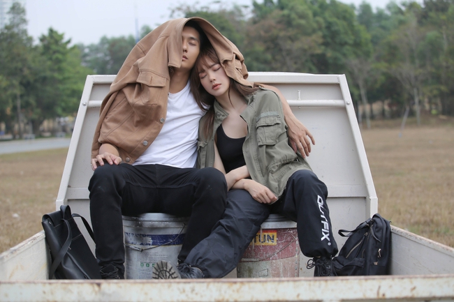 Tập 3 "Kẻ Săn Tin" lên sóng trở lại, Minh Hằng làm mờ những cảnh quay bạo lực để tránh vi phạm điều khoản của Youtube - Ảnh 4. Tập 3 "Kẻ Săn Tin" lên sóng trở lại, Minh Hằng làm mờ những cảnh quay bạo lực để tránh vi phạm điều khoản của Youtube - Ảnh 4.