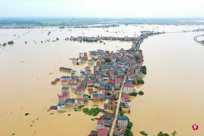 Trung Quốc: Cảnh báo hồ nước ngọt lớn nhất nước sắp tràn bờ, người dân lo ngại thảm họa đại hồng thủy 1998 lặp lại - Ảnh 1.