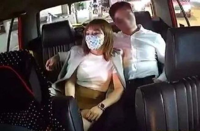 Giám đốc tài chính của 1 công ty Hồng Kông lộ clip 4 phút &quot;nóng bỏng mắt&quot; trên taxi cùng người tình, hậu quả &quot;ra đi&quot; 50 nghìn tỷ - Ảnh 2.