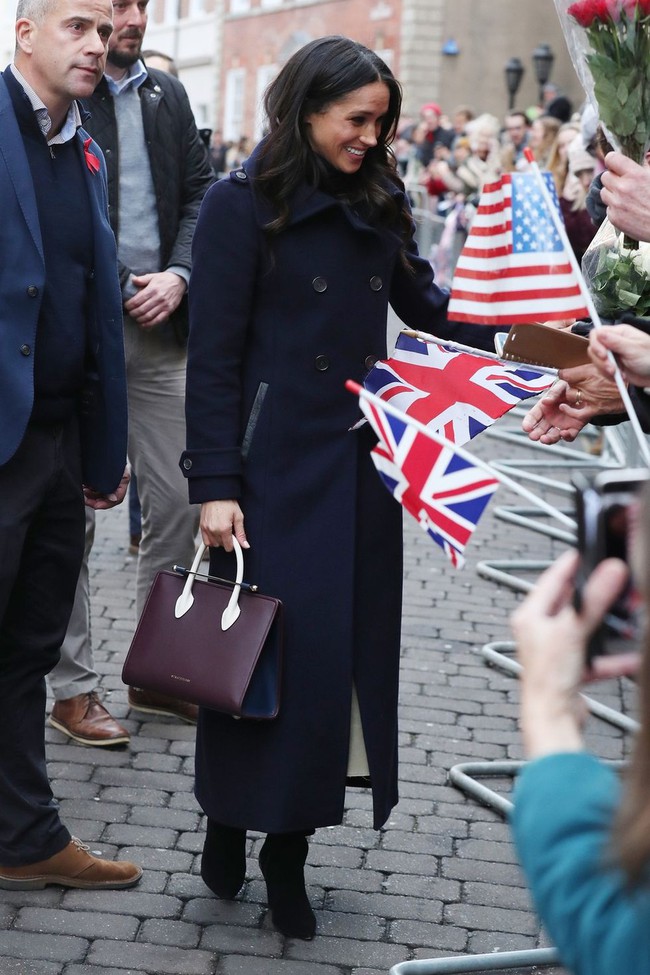 Tiết lộ 5 mẹo Meghan Markle thường sử dụng để trở thành &quot;bậc thầy&quot; hút hồn người đối diện dù có bị ghét cay ghét đắng đến đâu - Ảnh 1.