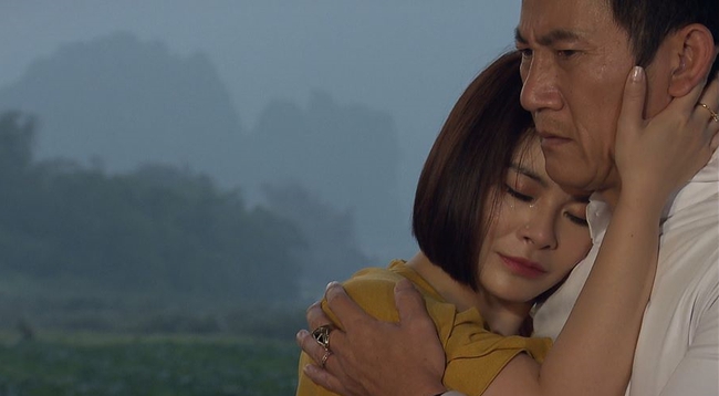 "Đừng bắt em phải quên" hé lộ cảnh gây sốc: Luân lên giường với Linh, hình ảnh "ông chồng quốc dân" chính thức sụp đổ - Ảnh 2. "Đừng bắt em phải quên" hé lộ cảnh gây sốc: Luân lên giường với Linh, hình ảnh "ông chồng quốc dân" chính thức sụp đổ - Ảnh 2.