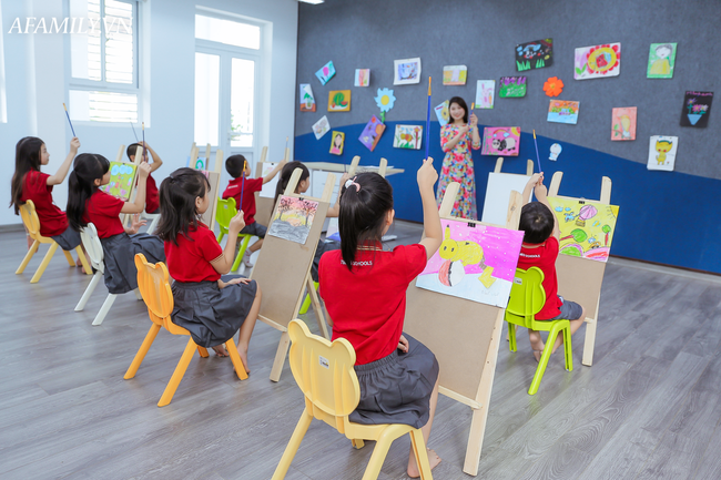 Một trường tiểu học mới toanh ở Hà Nội: Cơ sở vật chất cực đẹp, xây hẳn căn hộ riêng để dạy học sinh làm việc nhà  - Ảnh 6.