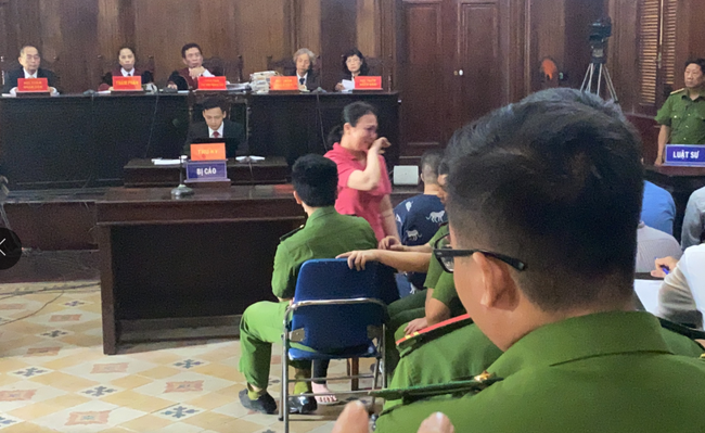 Văn Kính Dương xin lỗi người tình và con trai, hot girl Ngọc Miu khóc nói lời sau cùng: "Trẻ con không có tội" - Ảnh 5.