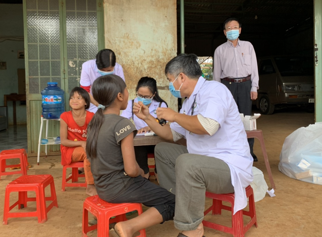 Bình Phước phát hiện ca bạch hầu đầu tiên, là một bé gái học lớp 8 - Ảnh 2.