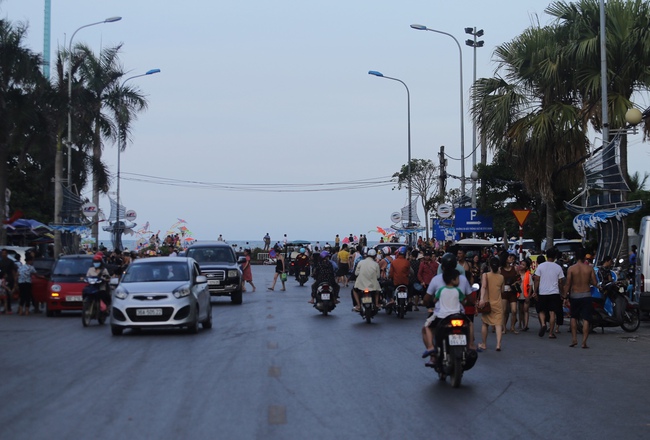 Bái bai nạn &quot;chặt chém&quot; du khách, du lịch biển Thanh Hóa thu hút hàng triệu lượt khách trong vòng nửa năm - Ảnh 3.