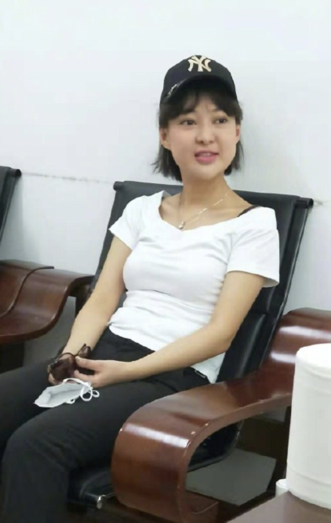 Cuộc sống sa lầy của hotgirl Trung Quốc từng là “sugar baby” để rồi lao con đường tù tội, sau 6 năm làm lại cuộc đời từ con số 0 - Ảnh 6.