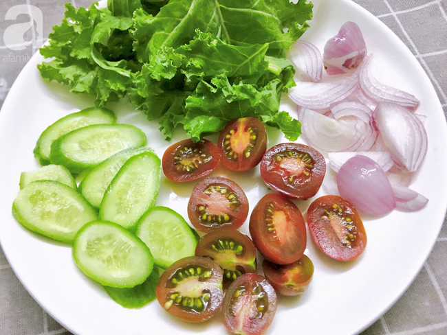 Bữa trưa văn phòng cứ làm món salad này ăn ngon lại lành, khỏi ra ngoài vừa nắng nóng lại không yên tâm! - Ảnh 4.