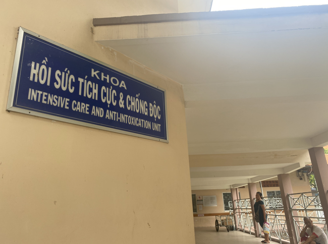 Lời kể đau xót của bà bé trai nghi bị mẹ đâm thủng tim ở TP.HCM: Bị đánh hoài, cho ăn cơm với phân - Ảnh 5.