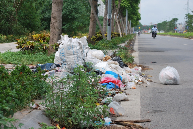 Hà Nội: Đại lộ mới thông xe nhệch nhác nhưng may mắn giữa đoạn đường này còn có một thứ miễn phí - Ảnh 6.