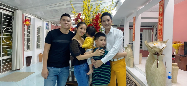 Đoàn tụ mẹ sau 5 năm xa cách, con trai Lê Phương hiện có cuộc sống như thế nào? - Ảnh 2. Đoàn tụ mẹ sau 5 năm xa cách, con trai Lê Phương hiện có cuộc sống như thế nào? - Ảnh 2.