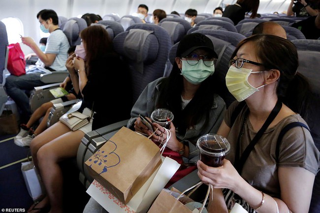 Đài Loan cho dân đi máy bay giả vờ để xoa dịu những con tim thèm du lịch - Ảnh 6.