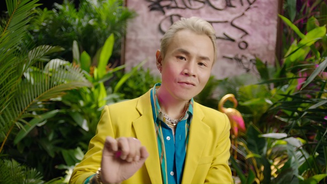 Đặt lên bàn cân 2 MV cùng ngày giờ của Sơn Tùng - Binz: Goodboy và badboy đụng độ, một bên hường phấn vui tươi, một bên chất phát ngất - Ảnh 9. Đặt lên bàn cân 2 MV cùng ngày giờ của Sơn Tùng - Binz: Goodboy và badboy đụng độ, một bên hường phấn vui tươi, một bên chất phát ngất - Ảnh 9.