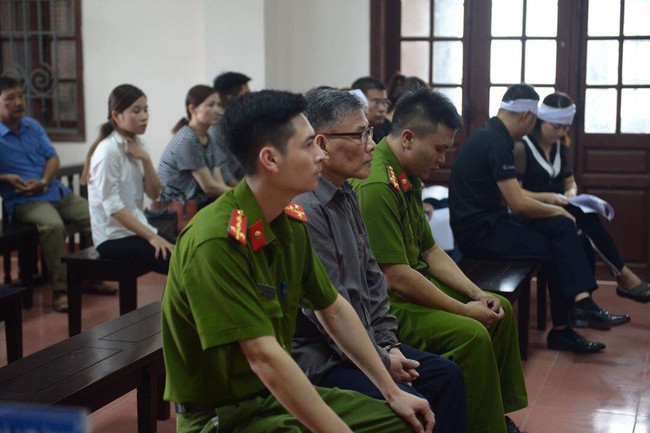 Xét xử vụ người anh sát hại vợ chồng em gái ở Thái Nguyên: Bị cáo xin nhận cái chết - Ảnh 2.