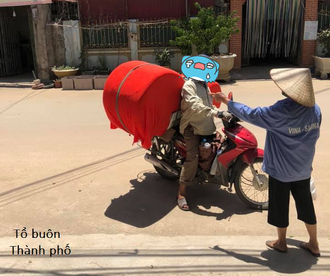 Đặt ghế tình yêu đổi gió với vợ nhưng sợ dân làng bàn tán, anh chàng dặn shipper che chắn kỹ mà mỗi ngày vẫn đón mấy lượt &quot;khách&quot; sang chơi cầu trượt - Ảnh 1.