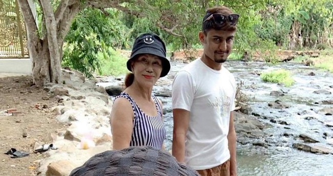 Xôn xao thông tin chú rể 24 tuổi người Pakistan nghỉ phụ hồ đi làm thầy giáo tiếng Anh, cô dâu 65 tuổi lập tức lên tiếng - Ảnh 3. Xôn xao thông tin chú rể 24 tuổi người Pakistan nghỉ phụ hồ đi làm thầy giáo tiếng Anh, cô dâu 65 tuổi lập tức lên tiếng - Ảnh 3.