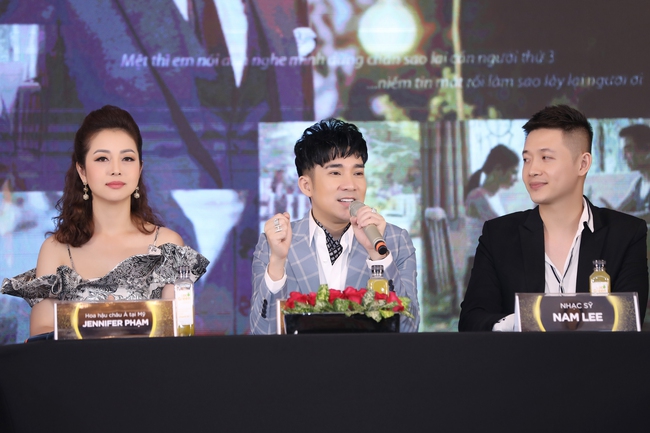 Lâu lắm mới tái xuất, Hoa hậu Jennifer Phạm khoe sắc vóc vạn người mê trong họp báo ra mắt MV của Quang Hà - Ảnh 7.