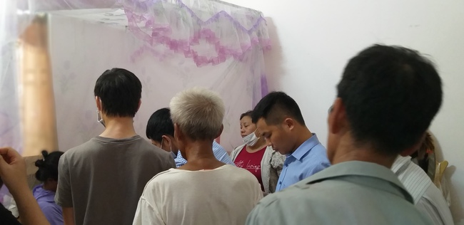 Vụ sập giàn giáo ở Hà Nội: Chồng tử vong ngay sau cuộc điện thoại vội báo về cho vợ làm thêm ca - Ảnh 4.