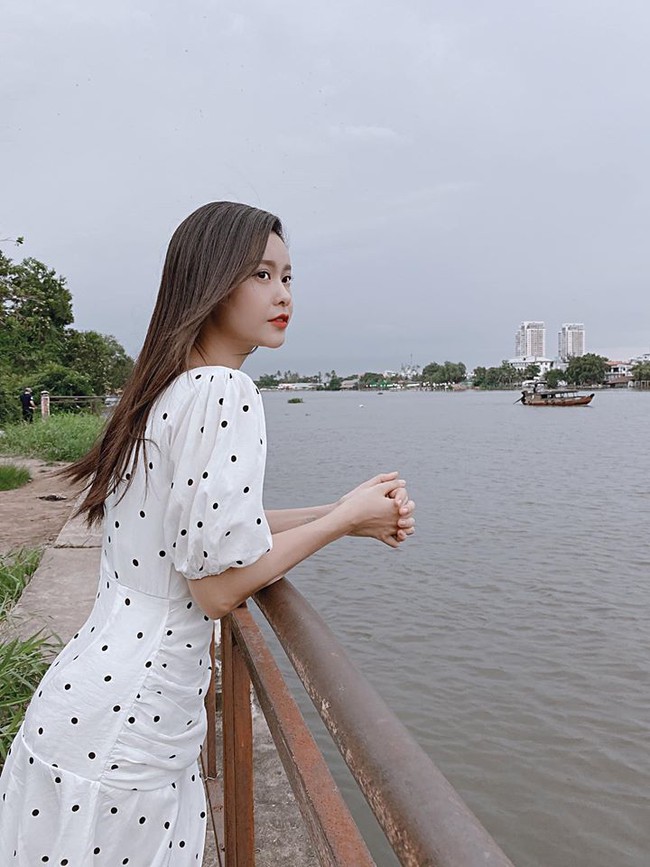 Trương Quỳnh Anh đăng hình cùng dòng chú thích: &quot;Rồi người dưng cũng hoá… người dưng&quot;.