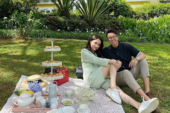 Giữa lùm xùm chuyện tình cảm của Hương Giang - Matt Liu, fan đào bới phát ngôn của Trường Giang việc nghệ sĩ bị soi mói chuyện tình cảm - Ảnh 4. Giữa lùm xùm chuyện tình cảm của Hương Giang - Matt Liu, fan đào bới phát ngôn của Trường Giang việc nghệ sĩ bị soi mói chuyện tình cảm - Ảnh 4.