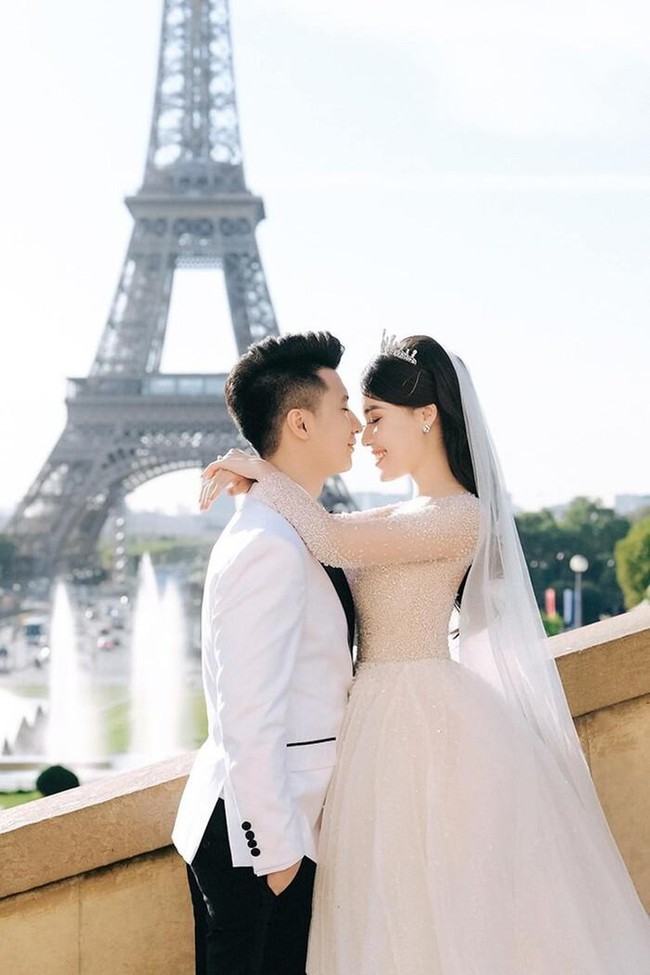 Cộng đồng mạng phát hiện chi tiết trùng hợp không ngờ trong bức ảnh ngôn tình của vợ chồng Nguyễn Trọng Hưng và cặp đôi Huỳnh Hiểu Minh - Angelababy - Ảnh 3.