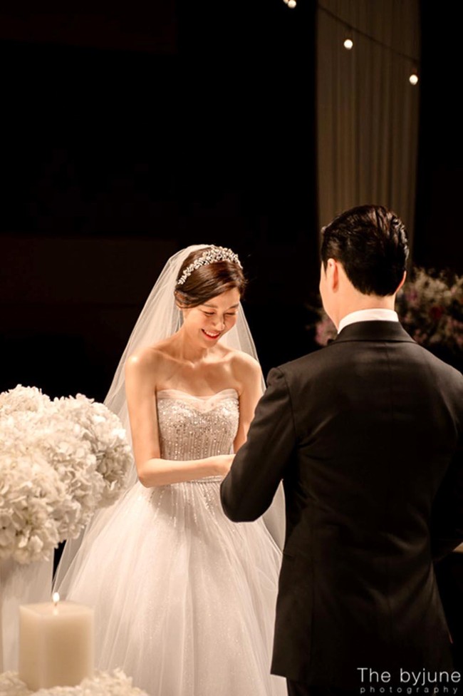 Truyền thông Hàn bình chọn cô dâu đẹp nhất: Jun Ji Hyun, Kim Tae Hee đều có mặt nhưng chua chát nhất là Song Hye Kyo ở vị trí đầu tiên - Ảnh 12.