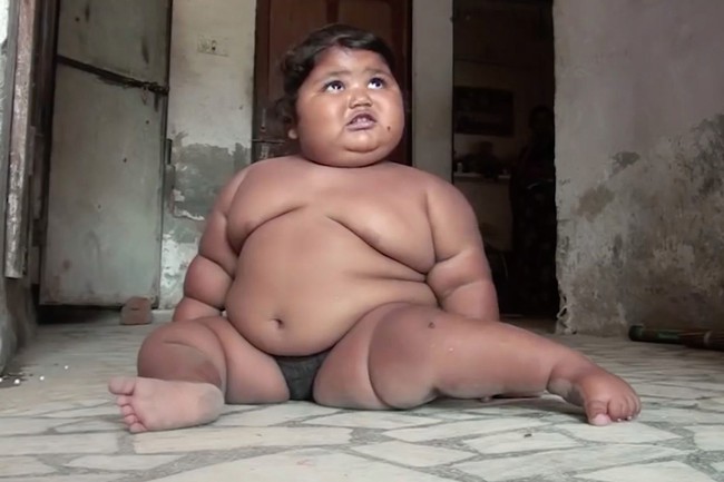 Bé gái ú na ú nần nổi tiếng bất ngờ vì 8 tháng tuổi đã nặng 17kg, diện mạo khi lớn hơn càng gây ngỡ ngàng cho nhiều người - Ảnh 9.