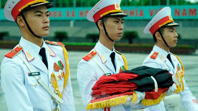 Lễ thượng cờ rủ Quốc tang nguyên Tổng Bí thư Lê Khả Phiêu - Ảnh 6.