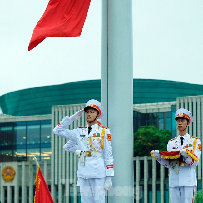 Lễ thượng cờ rủ Quốc tang nguyên Tổng Bí thư Lê Khả Phiêu - Ảnh 13.