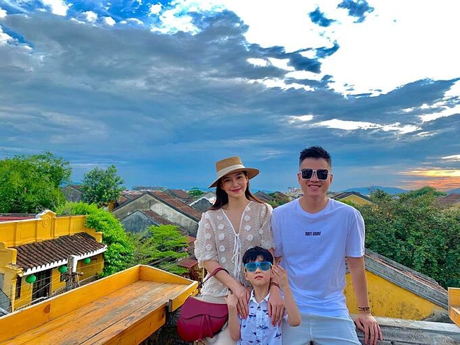 Lưu Đê Ly treo thưởng 10 triệu đồng cho người vu khống cô mải mê chụp ảnh để con suýt chết đuối ở biển - Ảnh 4.