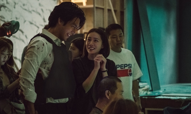 Bộ tứ nữ thần trong series phim truyền hình 4 mùa đình đám Hàn Quốc: Choi Ji Woo hạnh phúc bên gia đình nhỏ, Son Ye Jin - Song Hye Kyo vướng tin đồn tình ái với cùng một người - Ảnh 19.
